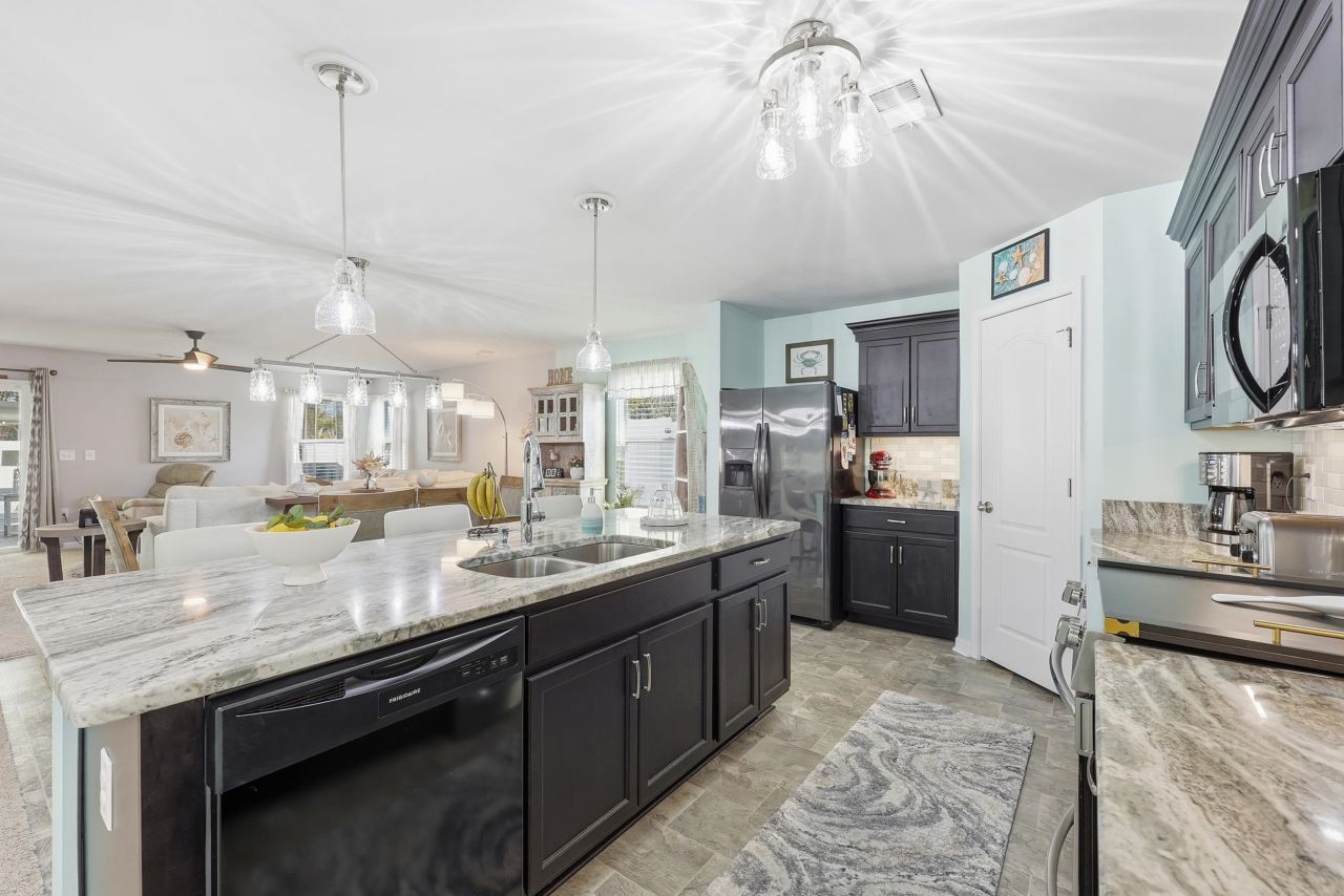 1716 Sapphire Dr. Photo 16