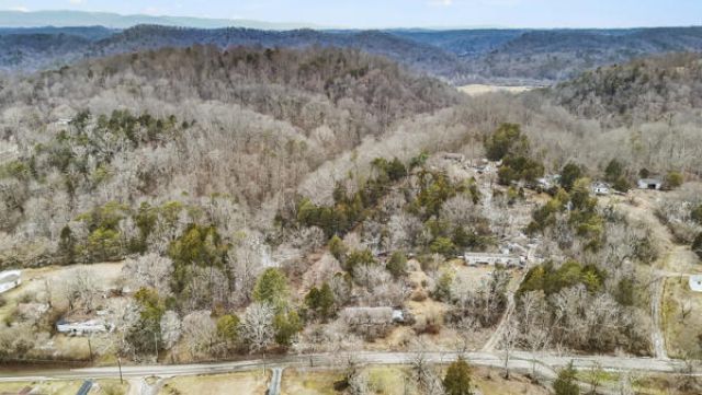 9143 Andersonville Pike Powell, TN 37849