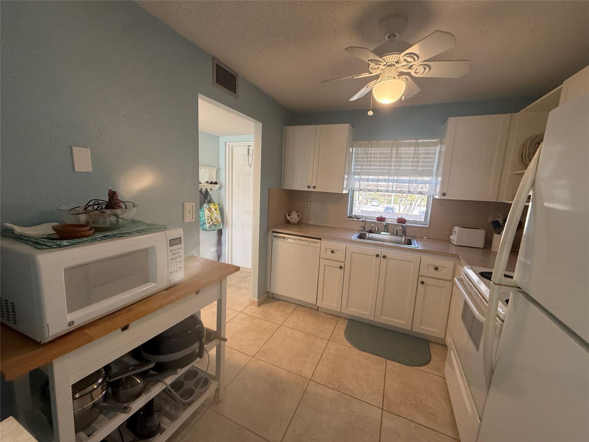 2761 N Pine Island Road, Unit 204, Sunrise, FL 33322 Photo