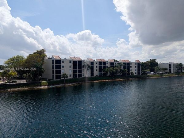 116 Lake Emerald Dr, Unit 408, Oakland Park, FL 33309