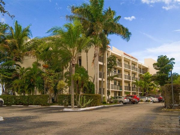 116 Lake Emerald Dr, Unit 408, Oakland Park, FL 33309