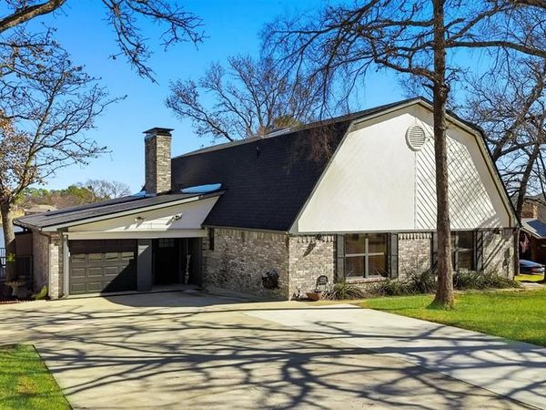 1225 Kiowa Drive W, Lake Kiowa, TX 76240