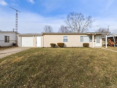227 Fenwick Drive, New Carlisle, OH 45344
