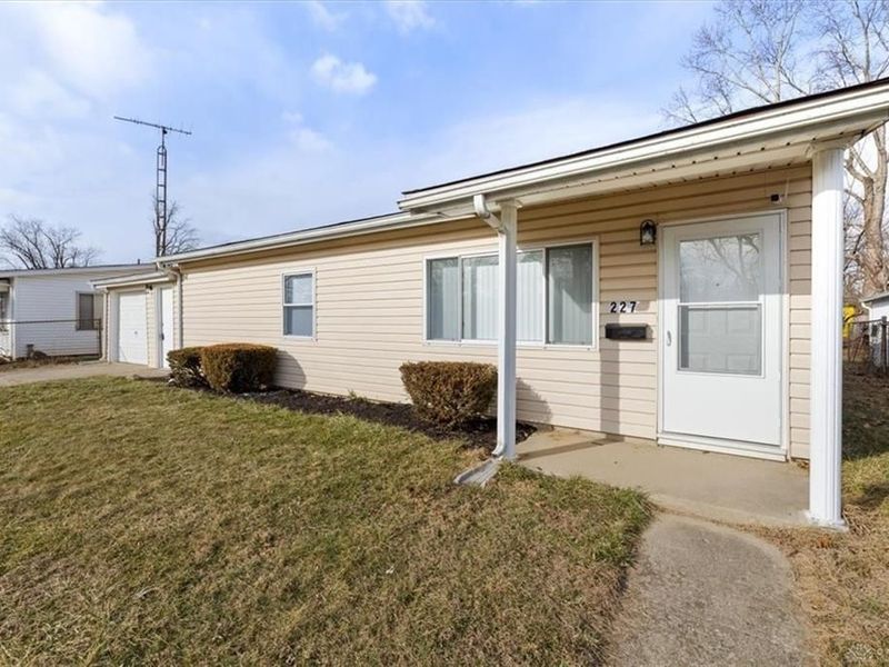 227 Fenwick Drive, New Carlisle, OH 45344 Photo 5