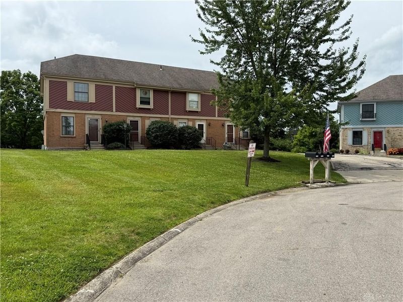 7810 Port Circle, Dayton, OH 45459 Photo 2