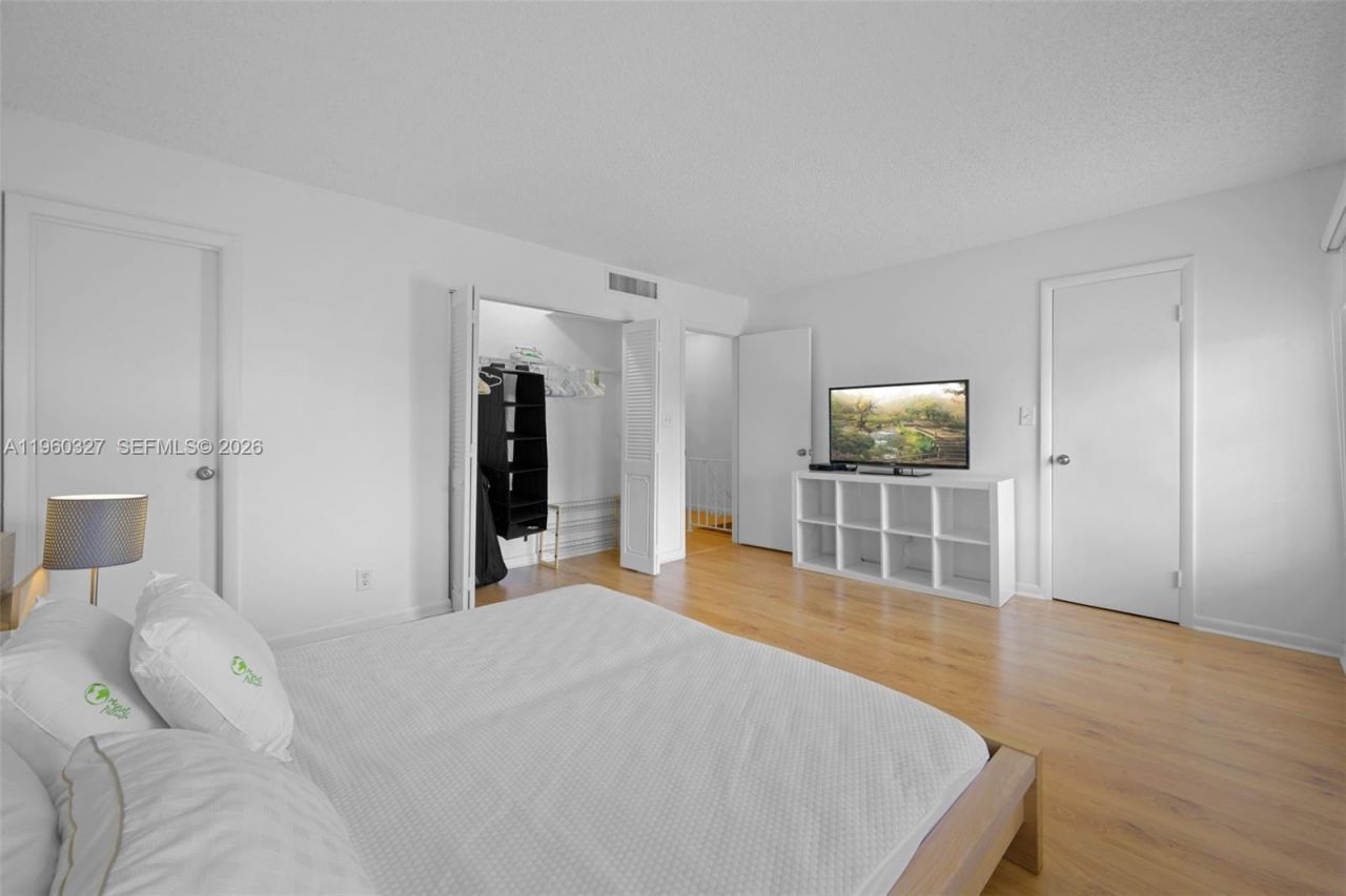 1951 Atlantic Shores Blvd , Unit 23, Hallandale Beach, FL 33009 Photo