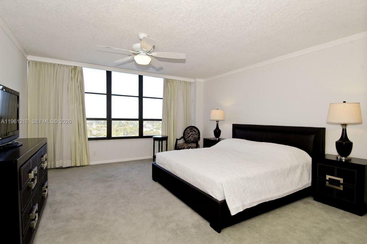 600 Three Islands Blvd, Unit 622, Hallandale Beach, FL 33009 Photo