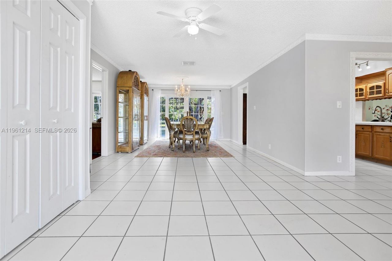 570 Royal Poinciana Ct, Weston, FL 33326 Photo