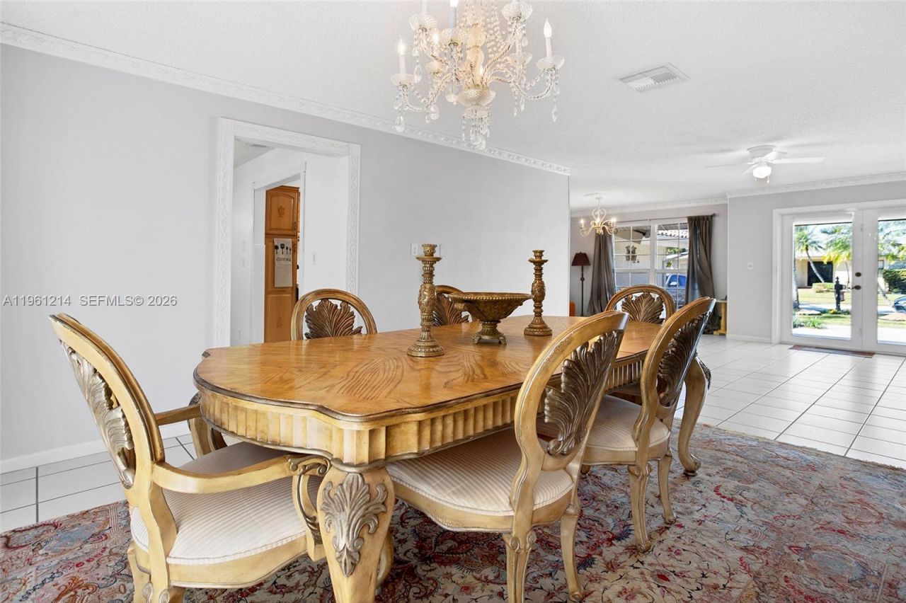 570 Royal Poinciana Ct, Weston, FL 33326 Photo