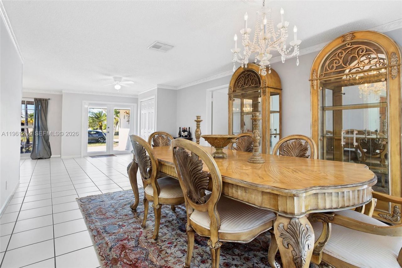 570 Royal Poinciana Ct, Weston, FL 33326 Photo