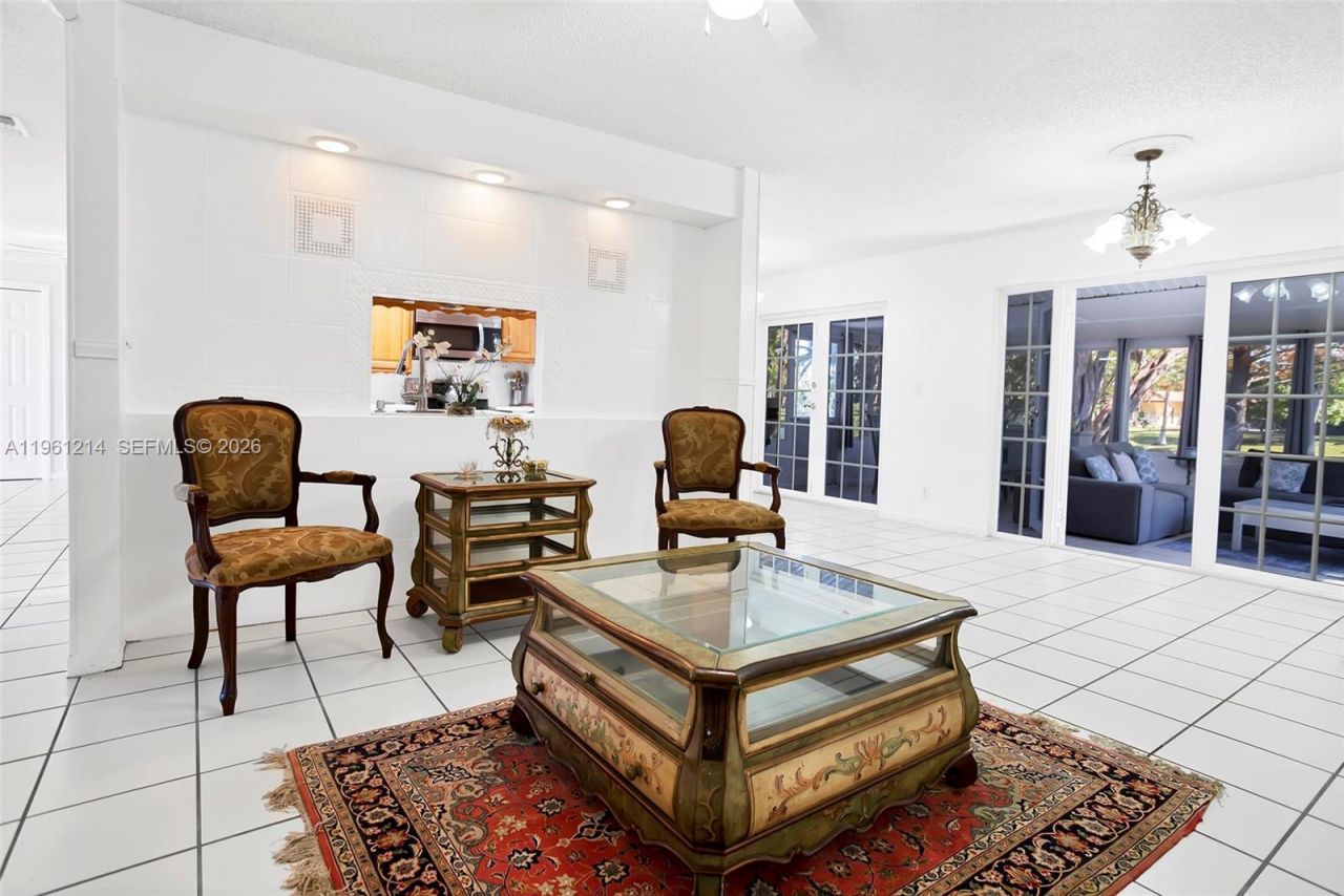 570 Royal Poinciana Ct, Weston, FL 33326 Photo