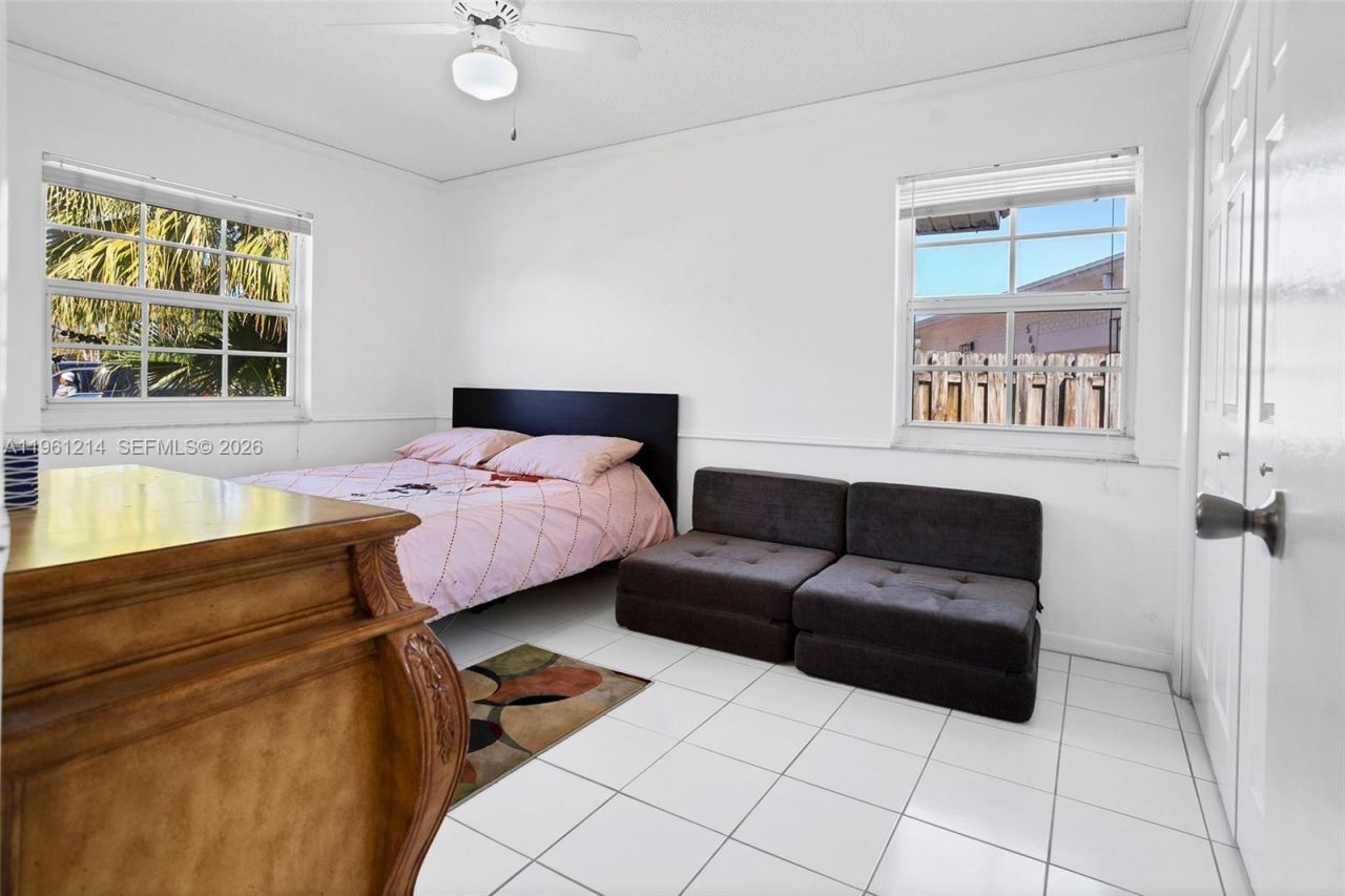 570 Royal Poinciana Ct, Weston, FL 33326 Photo