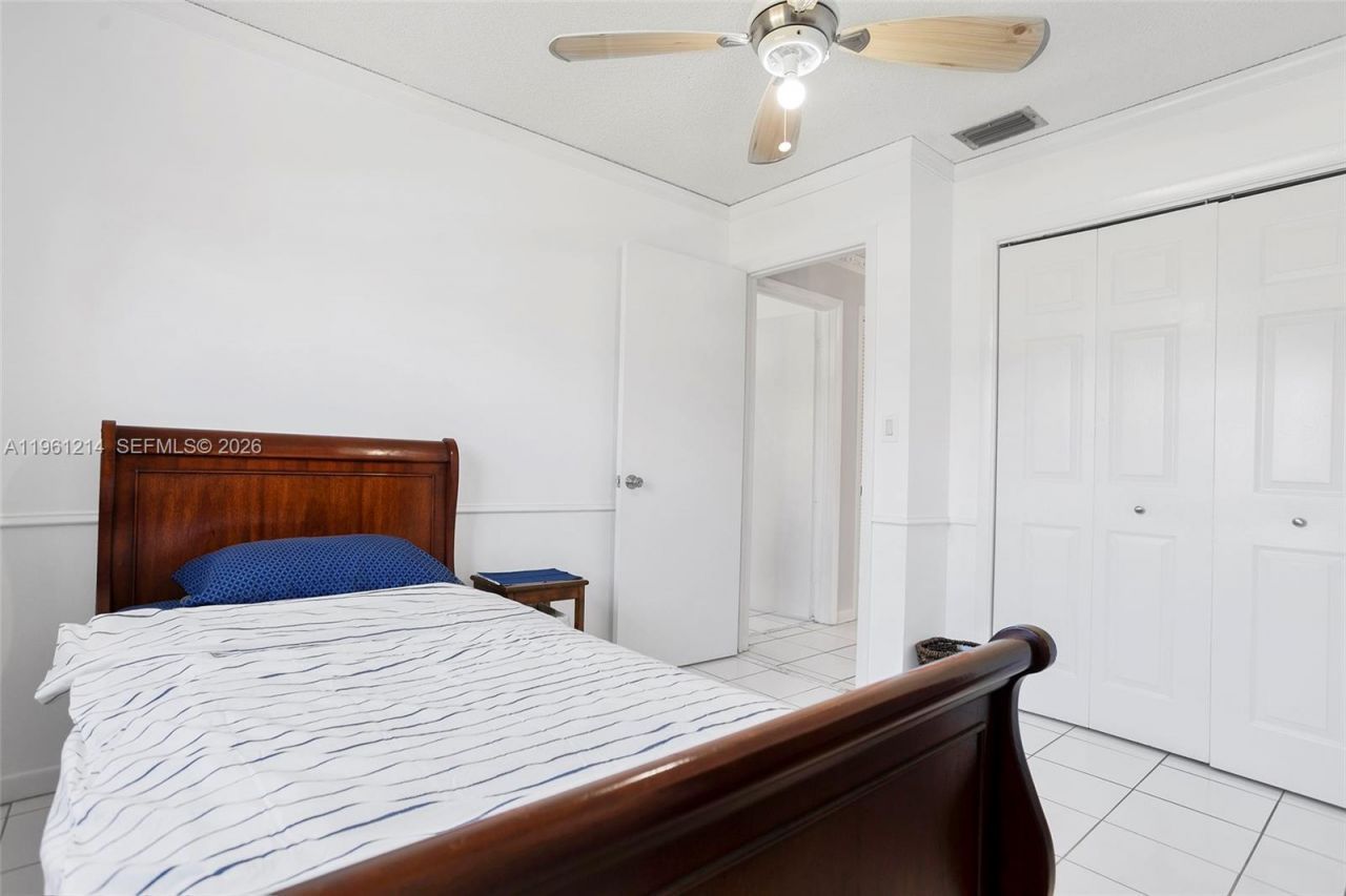 570 Royal Poinciana Ct, Weston, FL 33326 Photo