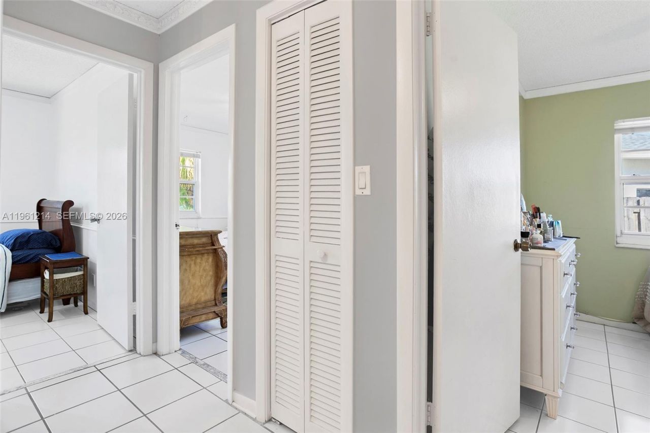 570 Royal Poinciana Ct, Weston, FL 33326 Photo