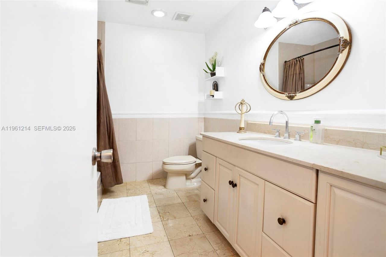 570 Royal Poinciana Ct, Weston, FL 33326 Photo