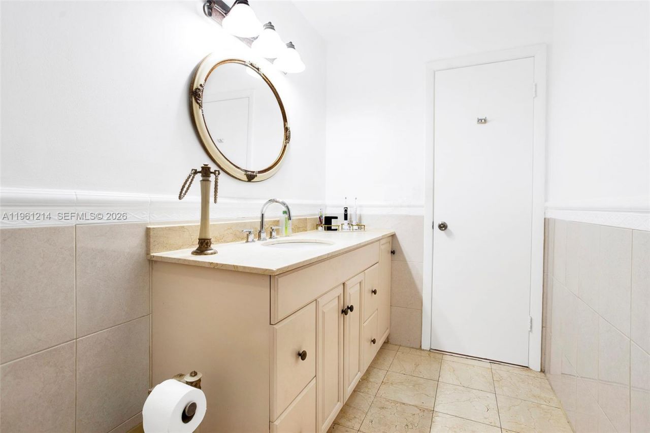 570 Royal Poinciana Ct, Weston, FL 33326 Photo