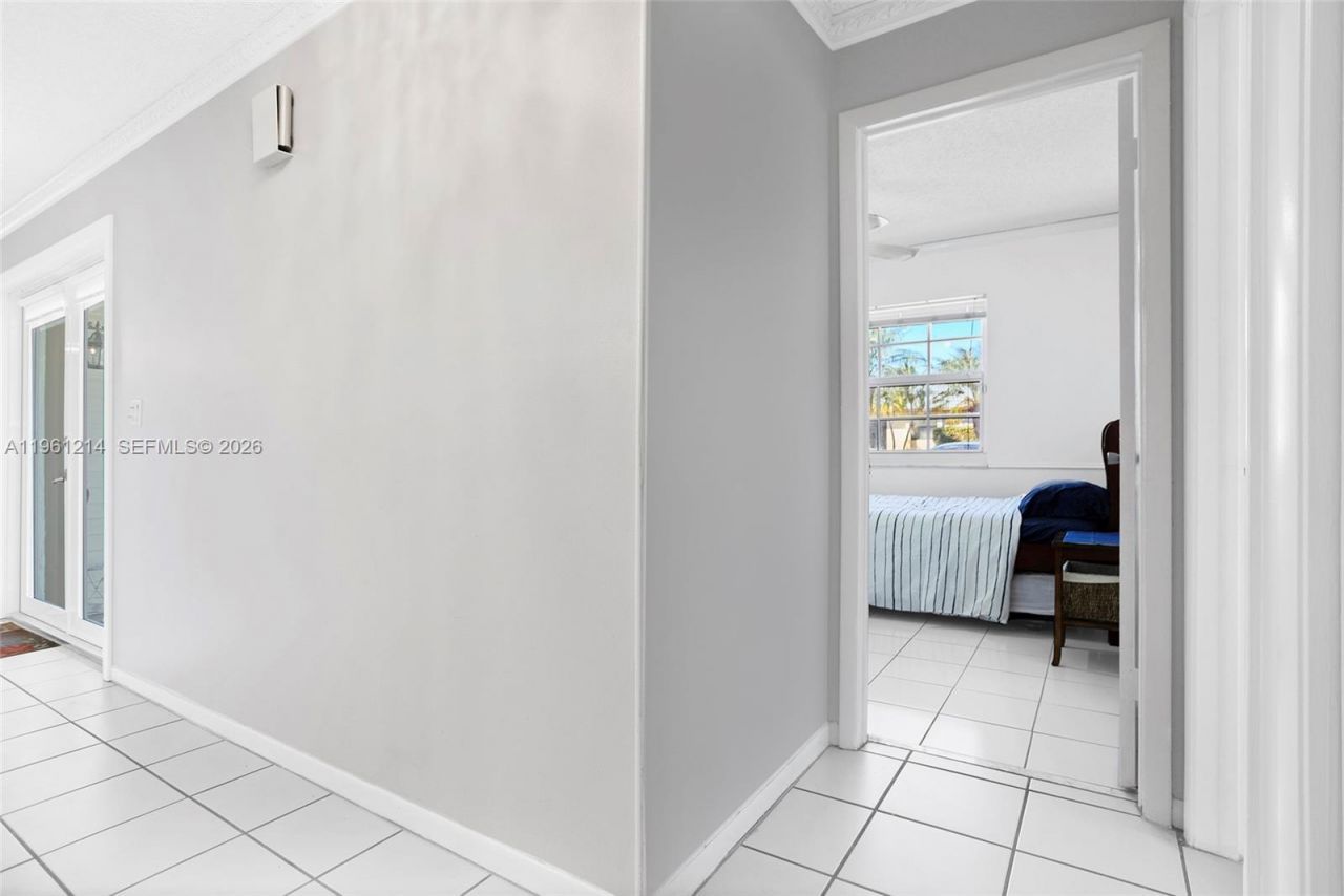 570 Royal Poinciana Ct, Weston, FL 33326 Photo