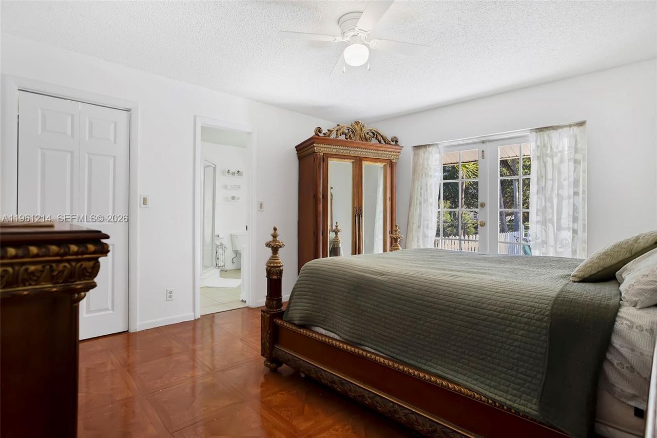 570 Royal Poinciana Ct, Weston, FL 33326 Photo