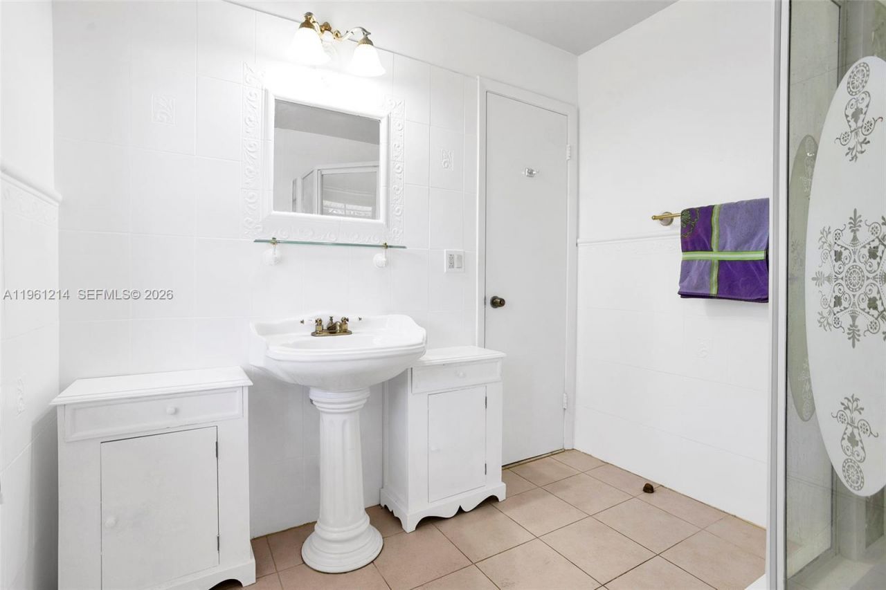 570 Royal Poinciana Ct, Weston, FL 33326 Photo