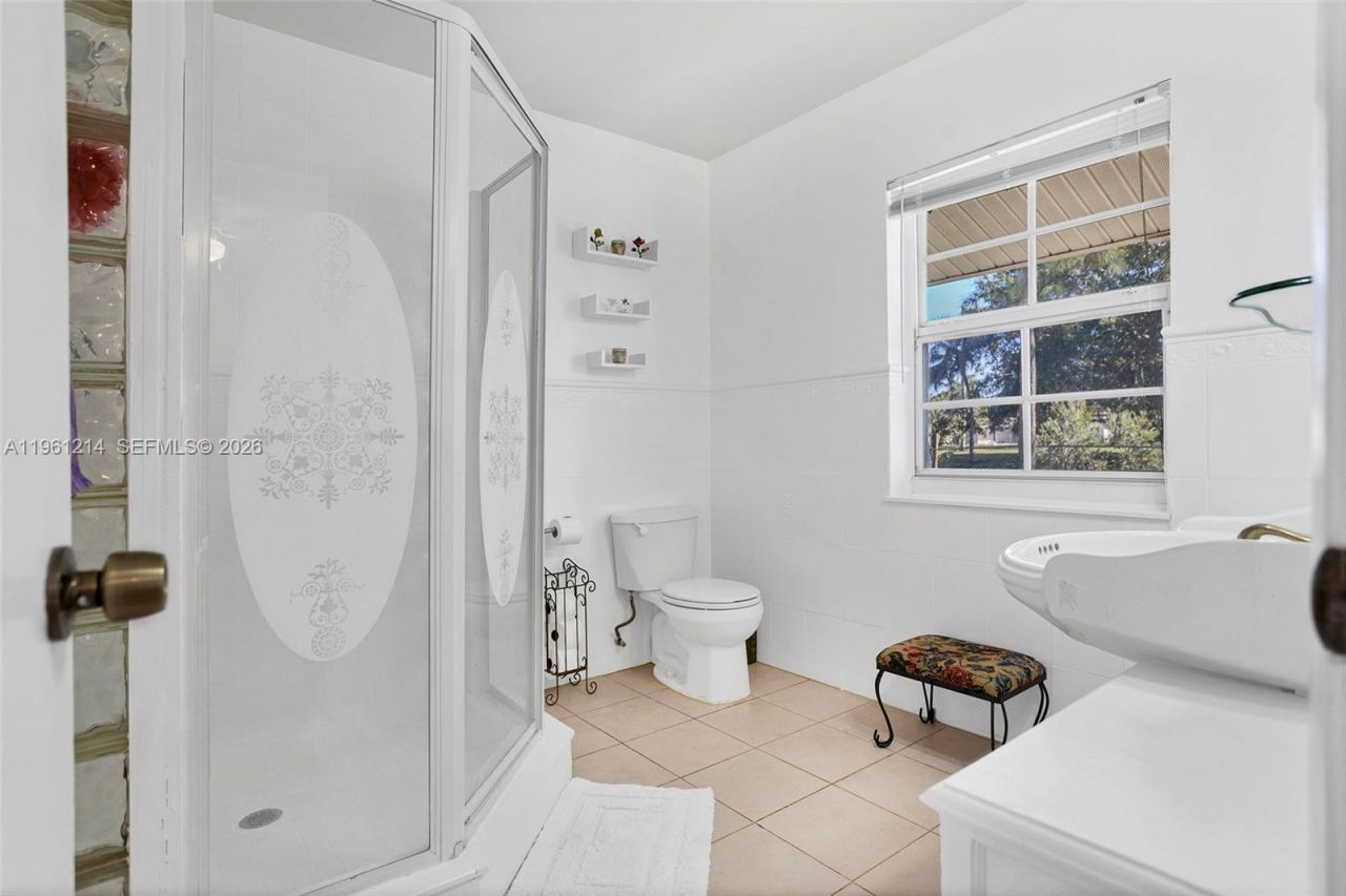 570 Royal Poinciana Ct, Weston, FL 33326 Photo