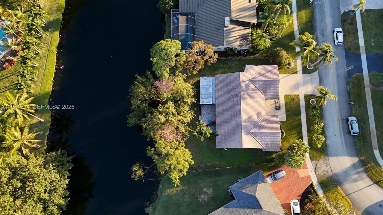 570 Royal Poinciana Ct, Weston, FL 33326 Photo