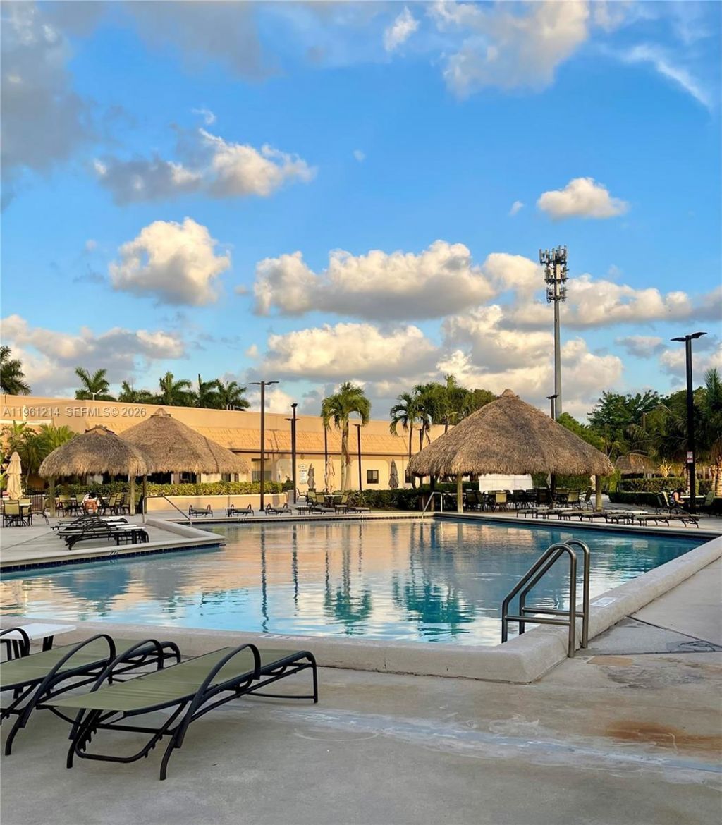 570 Royal Poinciana Ct, Weston, FL 33326 Photo