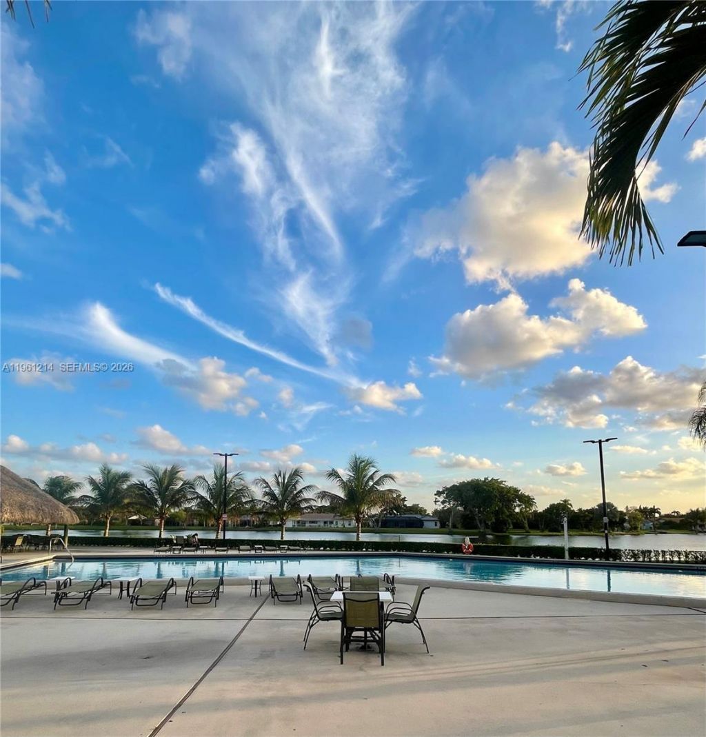 570 Royal Poinciana Ct, Weston, FL 33326 Photo