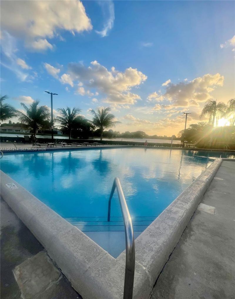 570 Royal Poinciana Ct, Weston, FL 33326 Photo