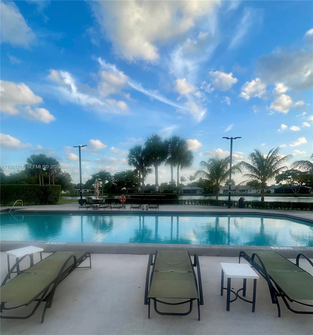 570 Royal Poinciana Ct, Weston, FL 33326 Photo