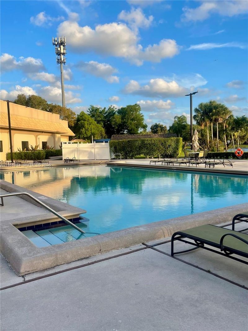 570 Royal Poinciana Ct, Weston, FL 33326 Photo