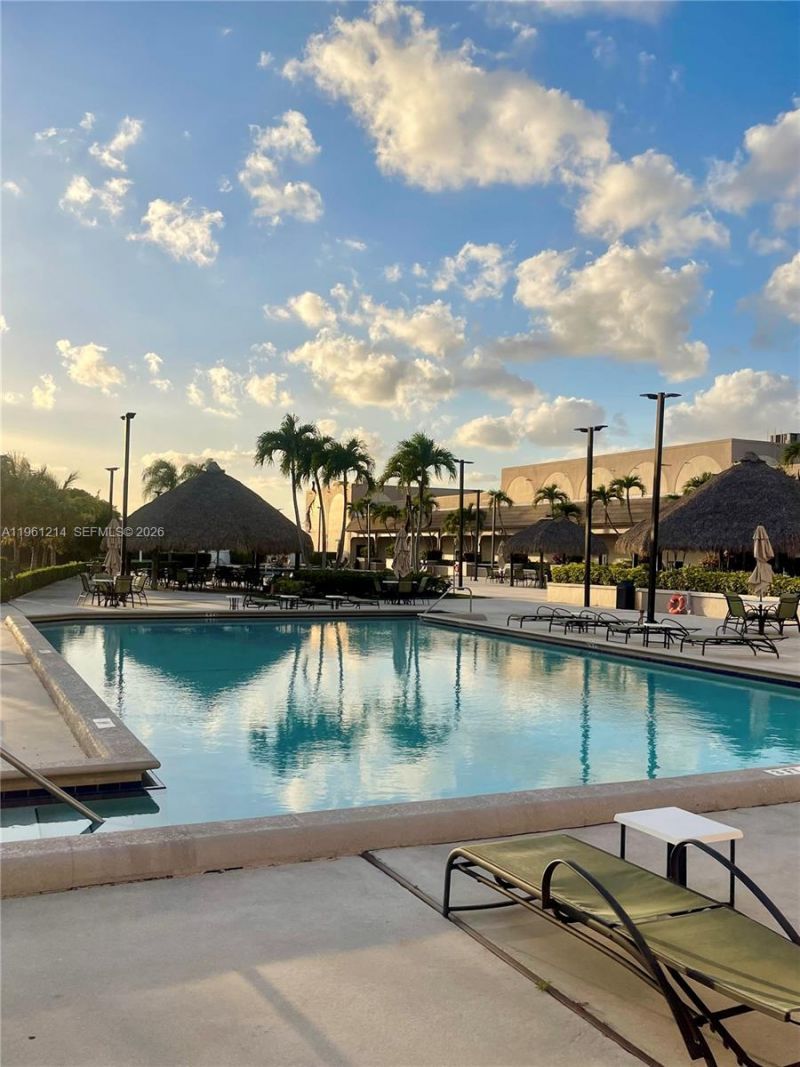 570 Royal Poinciana Ct, Weston, FL 33326 Photo