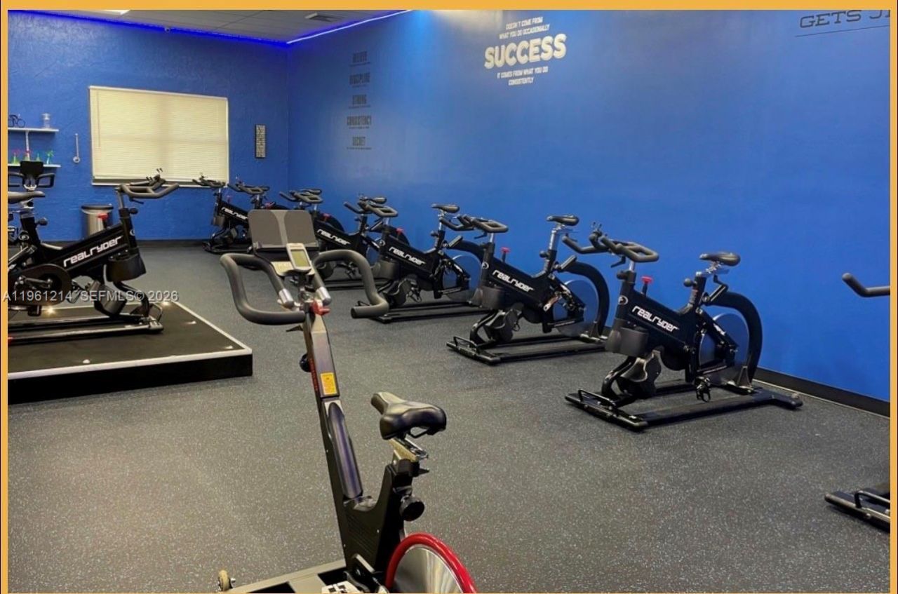 570 Royal Poinciana Ct, Weston, FL 33326 Photo