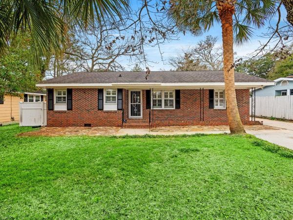 517 2nd Ave. N, Surfside Beach, SC 29575