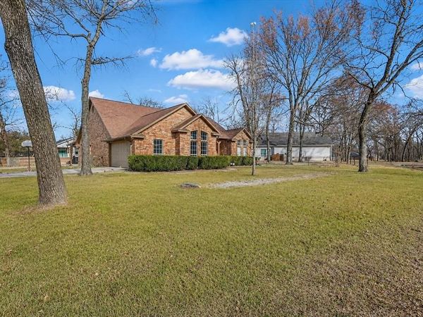 101 Idlewood Road, Enchanted Oaks, TX 75156