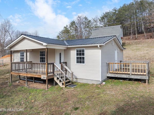 1327 Pinecrest Rd, Jacksboro, TN 37757