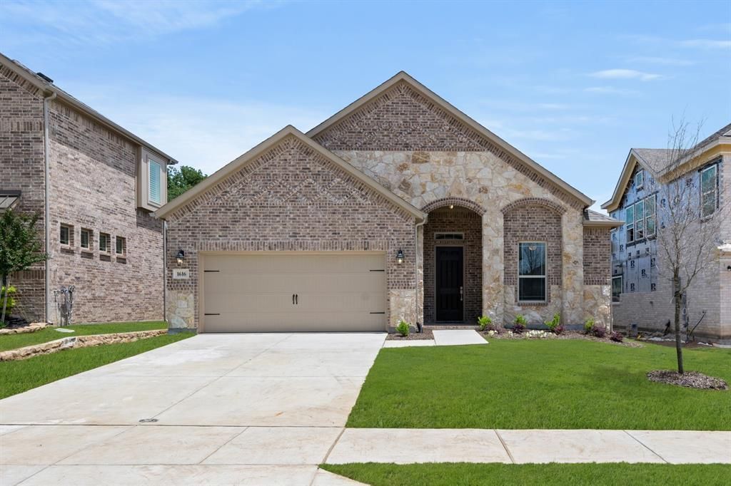 1616 Olympia Avenue, Corinth, TX 76208 Main Photo