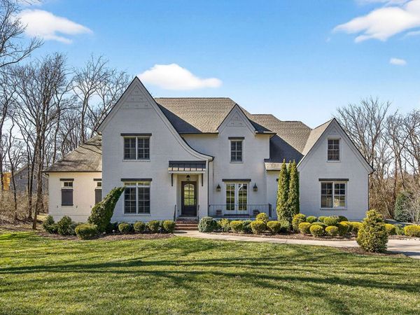 6732 Darden Pl, Nashville, TN 37205