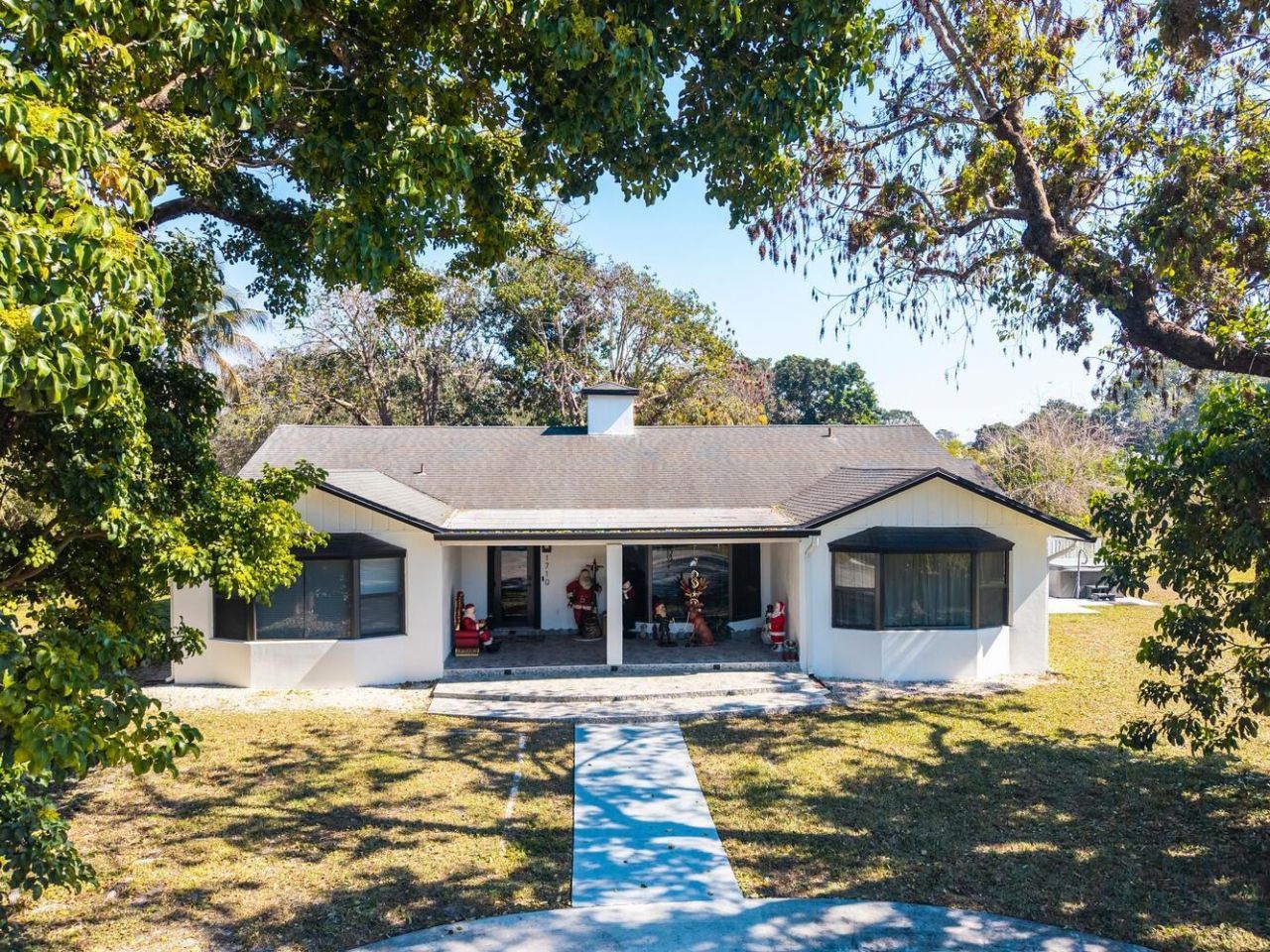 1710 SW 142nd Avenue, Davie, FL 33325 Photo