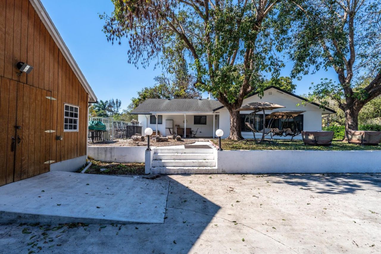 1710 SW 142nd Avenue, Davie, FL 33325 Photo