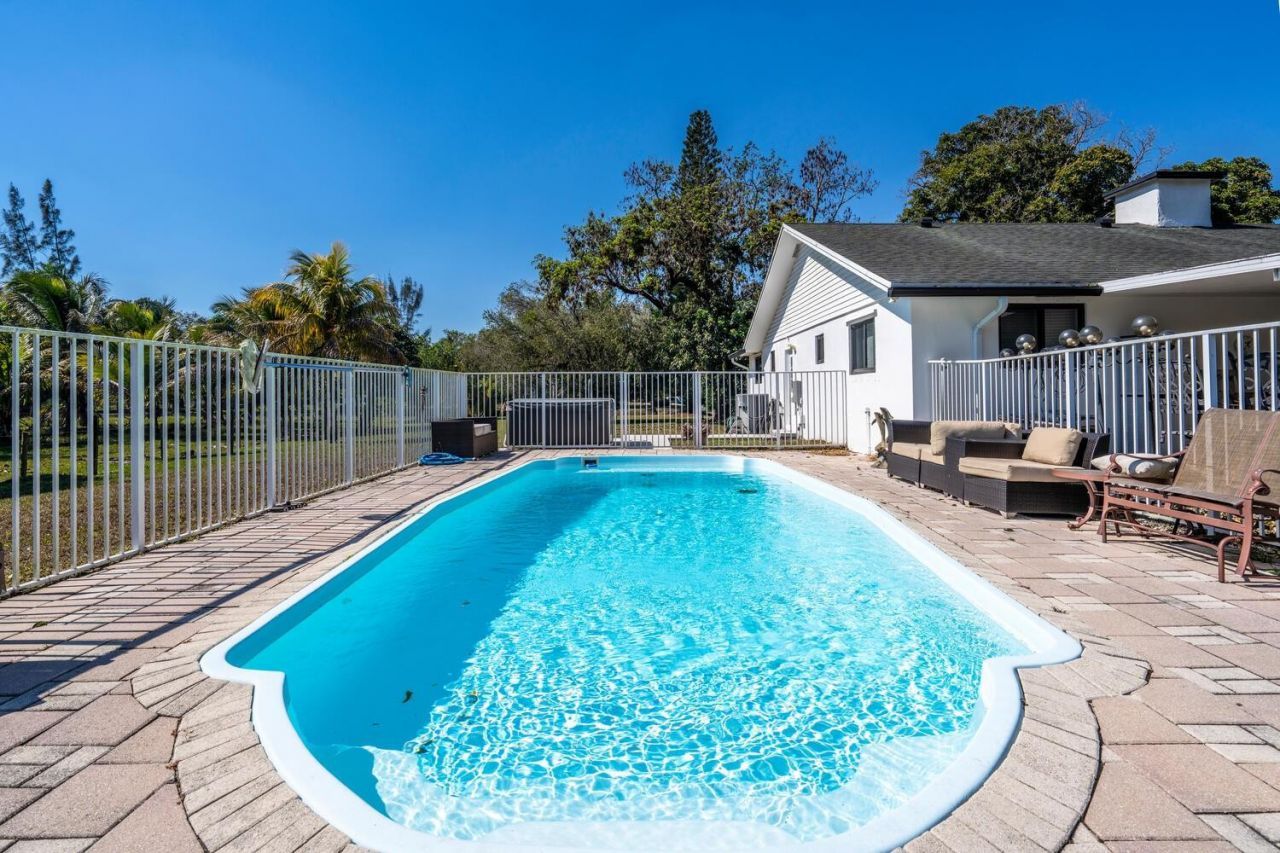 1710 SW 142nd Avenue, Davie, FL 33325 Photo