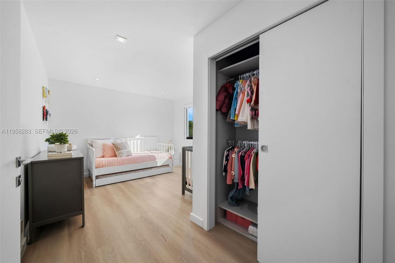 1077 Golden Cane Dr , Weston, FL 33327 Photo