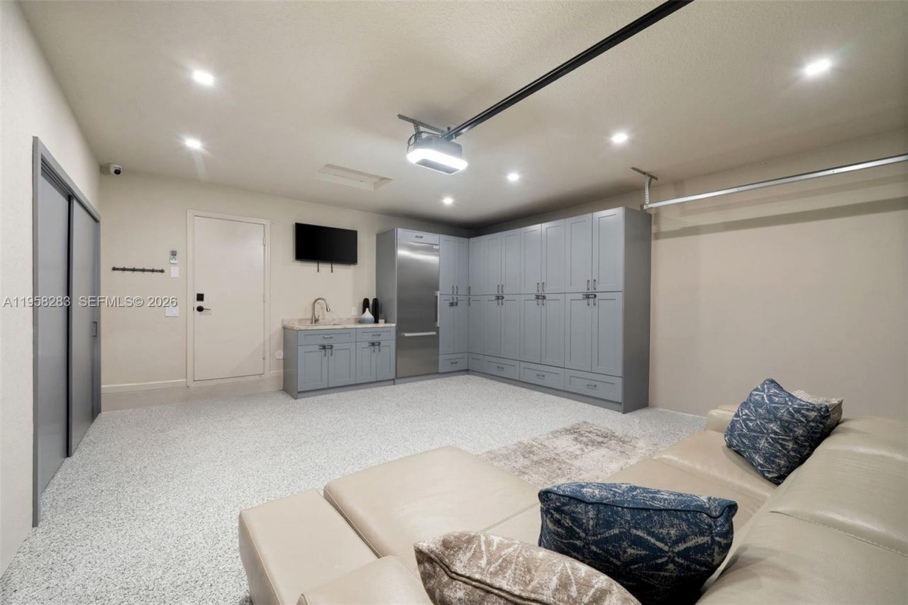 1077 Golden Cane Dr , Weston, FL 33327 Photo