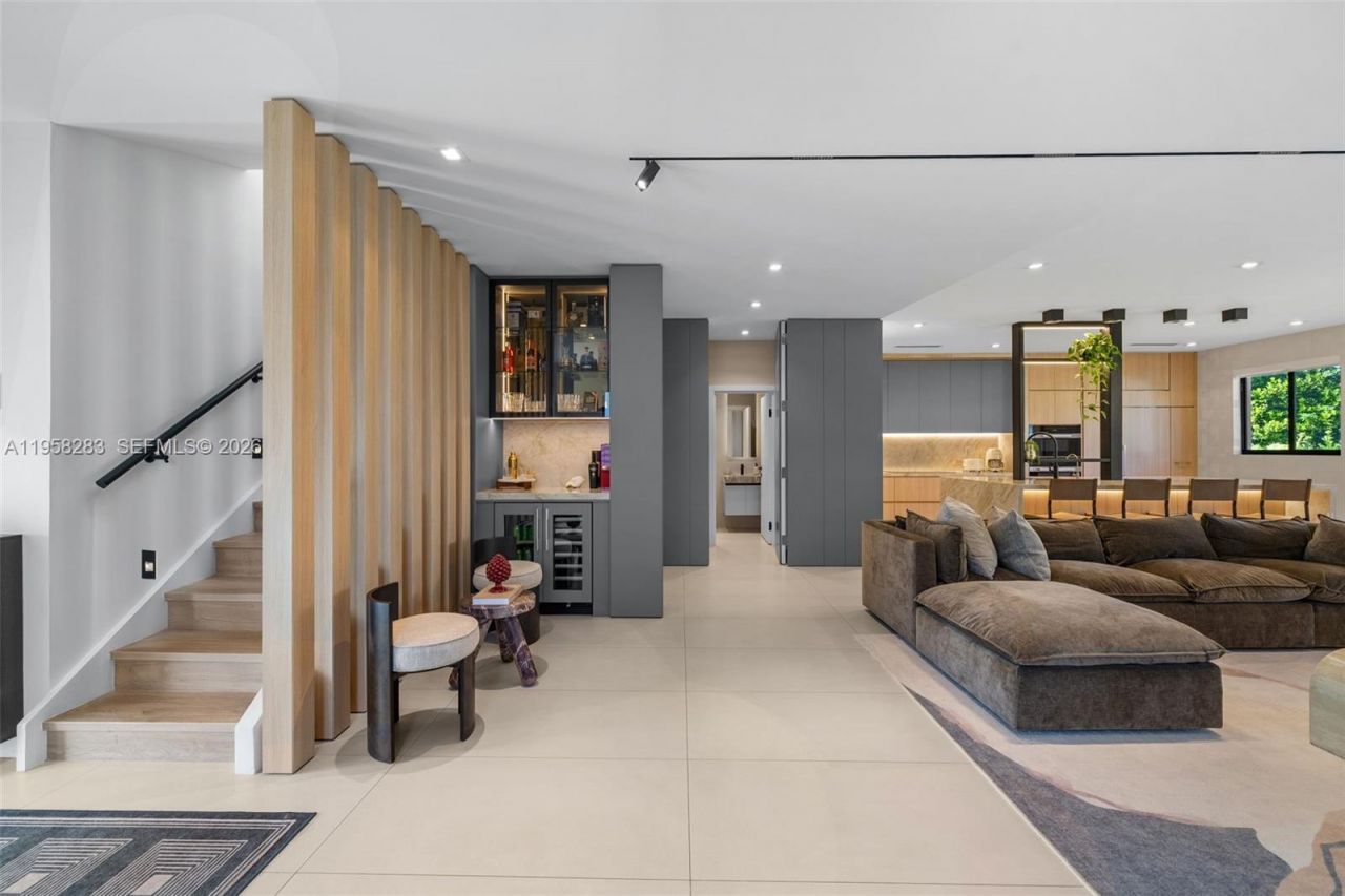 1077 Golden Cane Dr , Weston, FL 33327 Photo