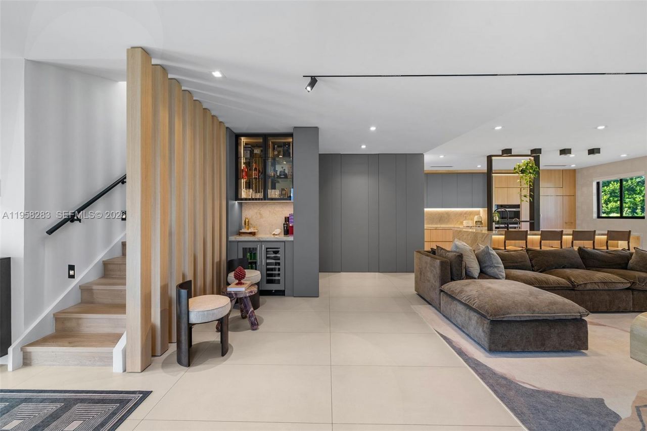 1077 Golden Cane Dr , Weston, FL 33327 Photo