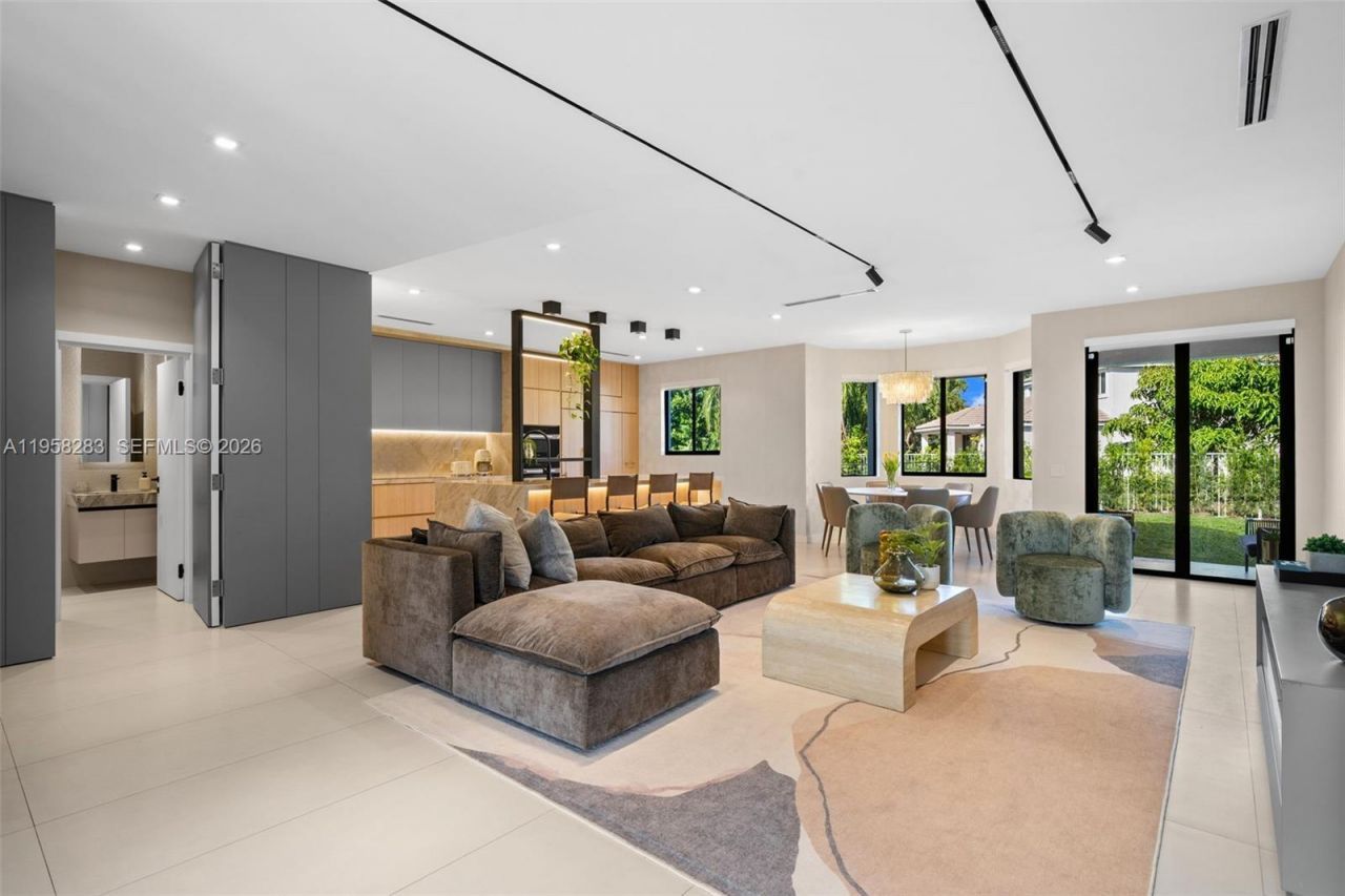 1077 Golden Cane Dr , Weston, FL 33327 Photo