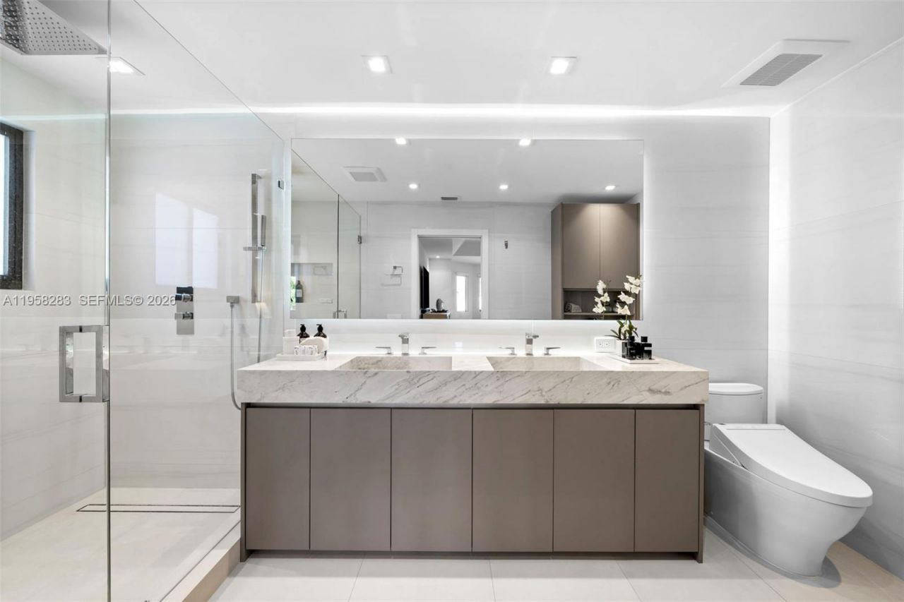 1077 Golden Cane Dr , Weston, FL 33327 Photo