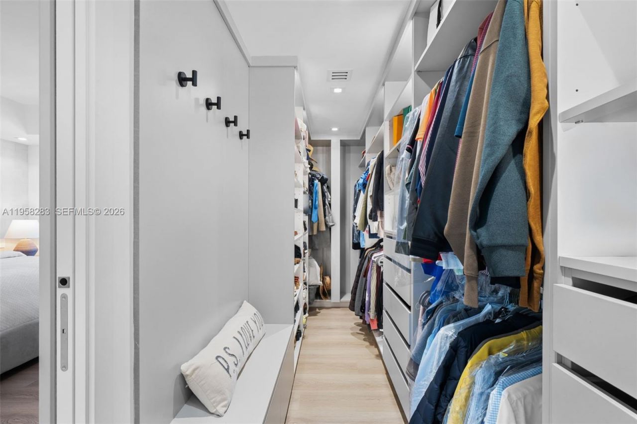 1077 Golden Cane Dr , Weston, FL 33327 Photo