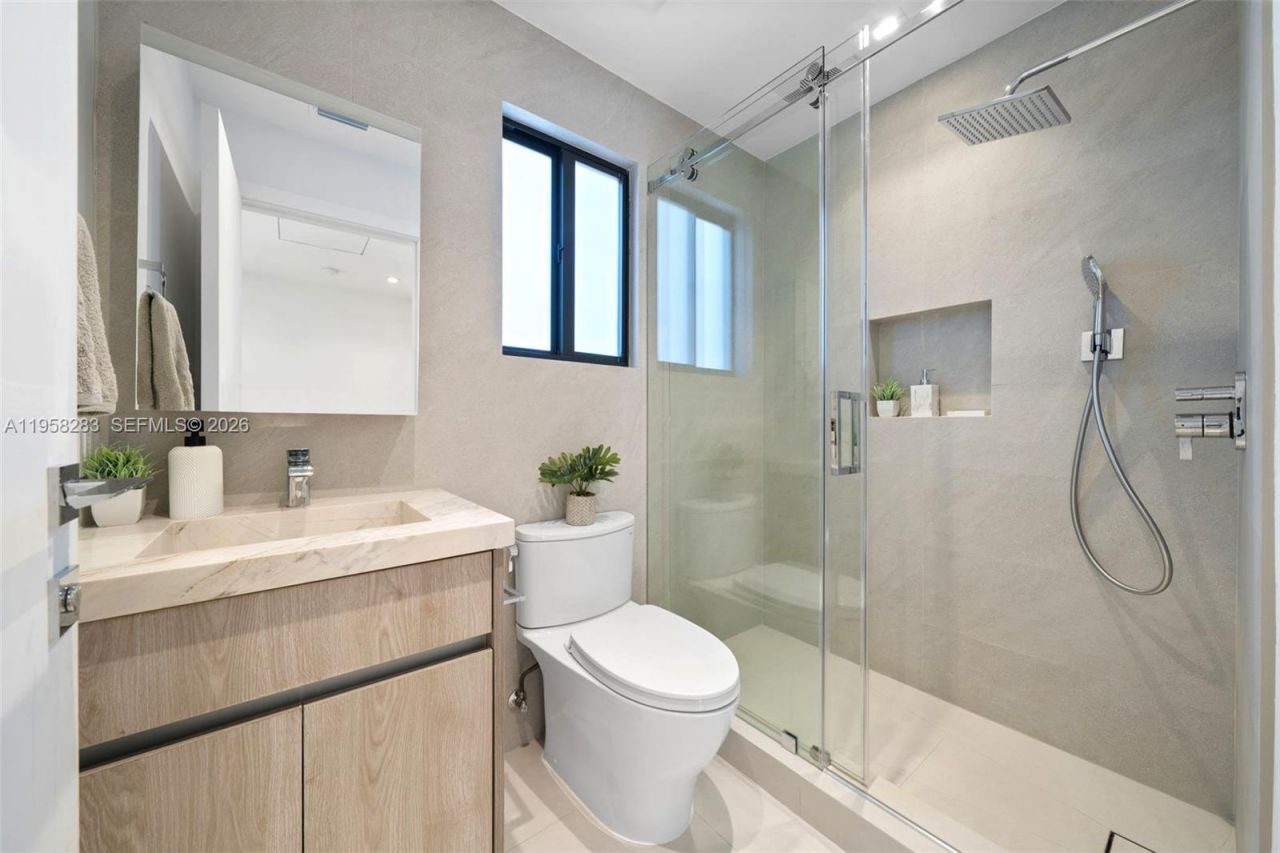 1077 Golden Cane Dr , Weston, FL 33327 Photo