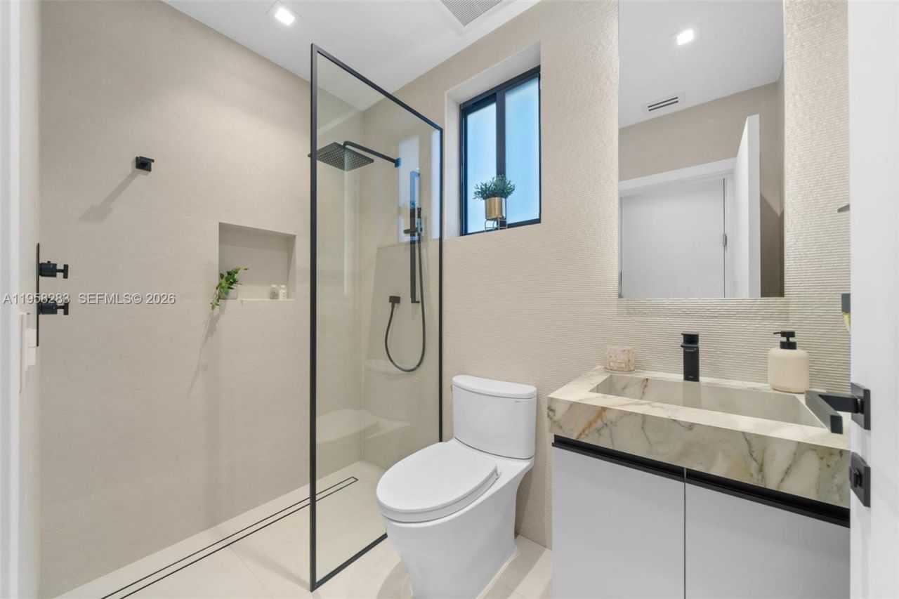 1077 Golden Cane Dr , Weston, FL 33327 Photo