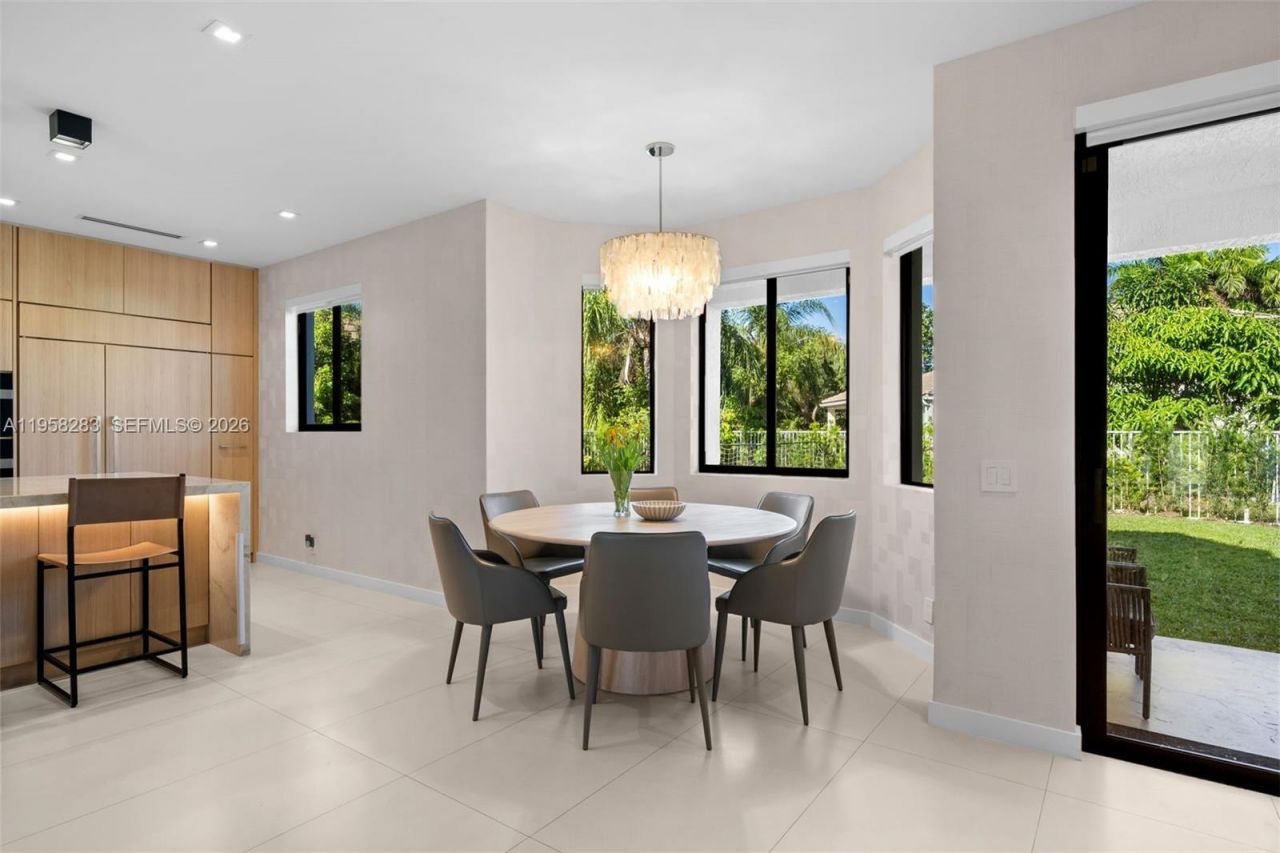 1077 Golden Cane Dr , Weston, FL 33327 Photo